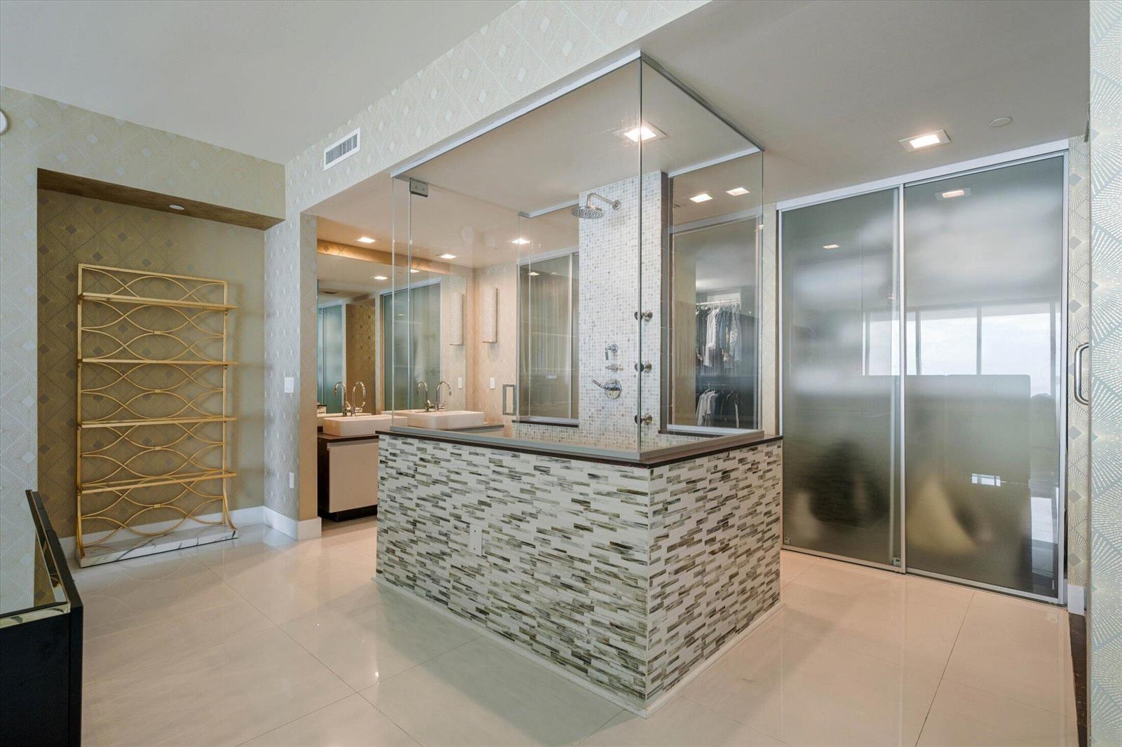 1040 Biscayne Boulevard # 4202, Miami FL 33132 photo 4