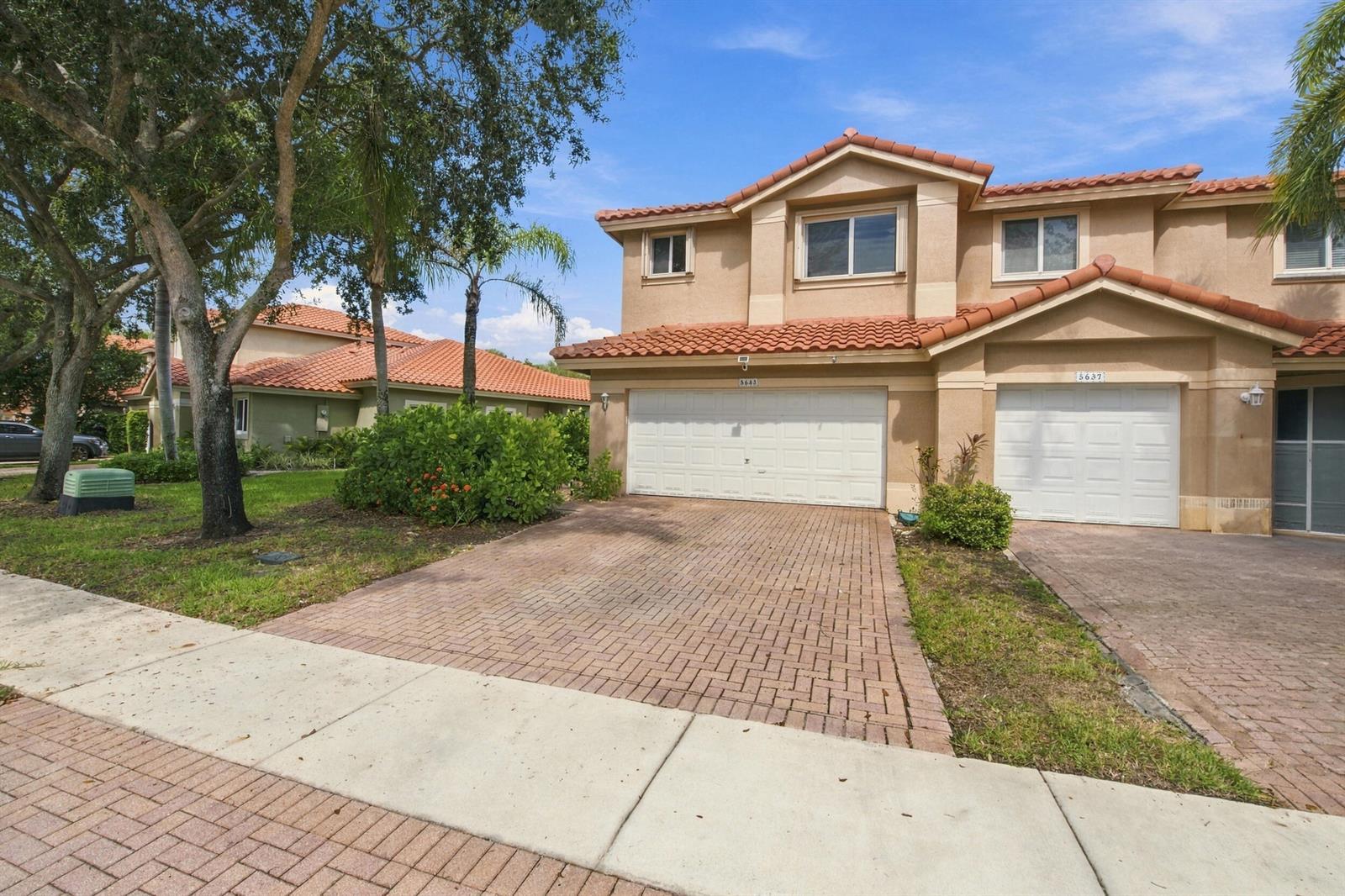 5643 NW 125TH Avenue, Coral Springs FL 33076 photo 2