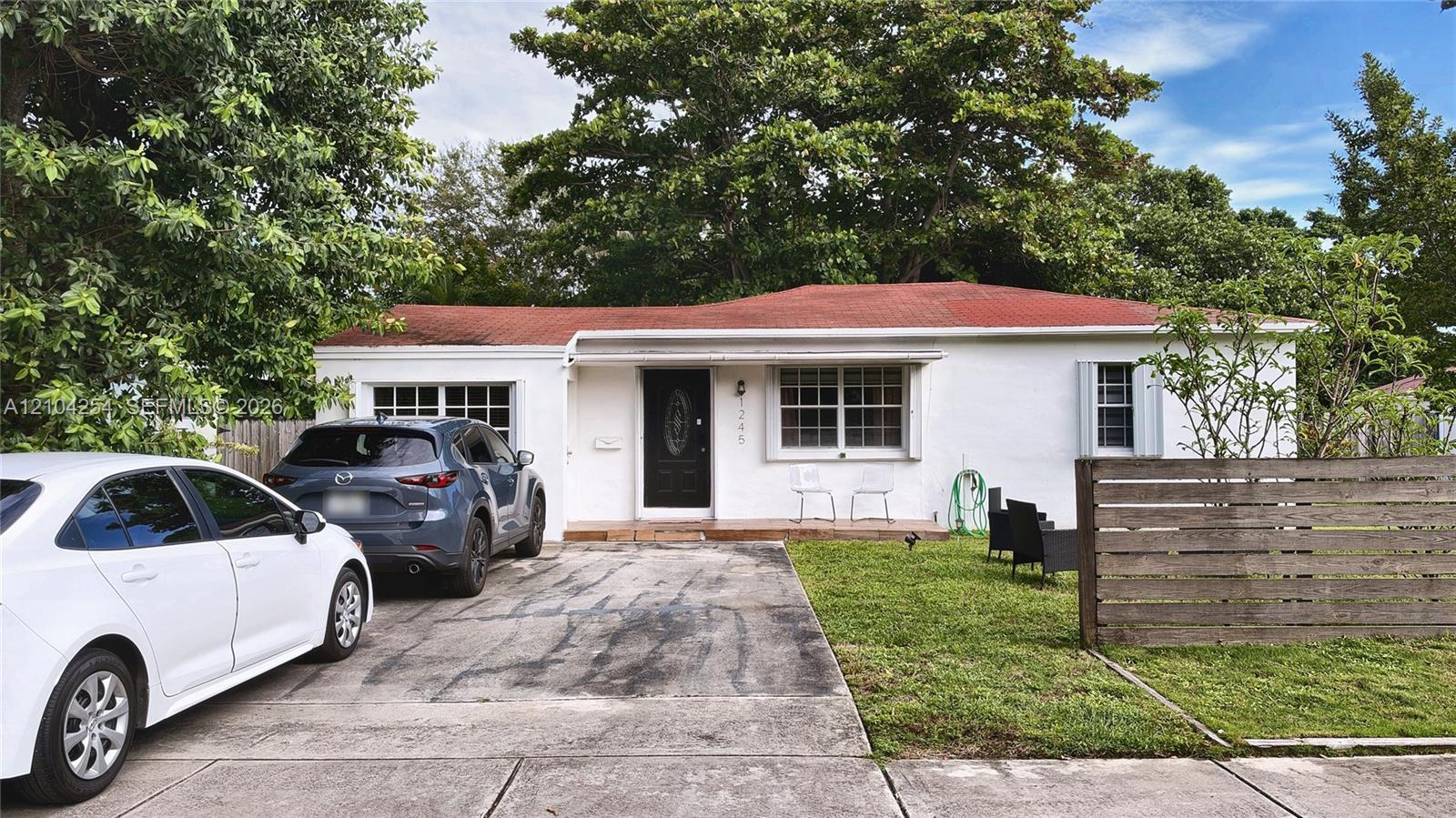 1245 NE 133rd St, North Miami FL 33161