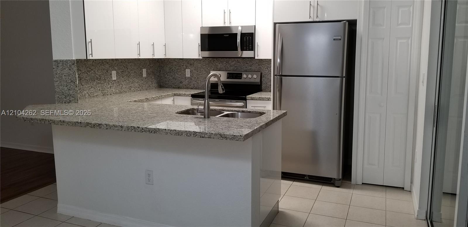 8432 NW 107 ct # 35, Doral FL 33178 photo 2