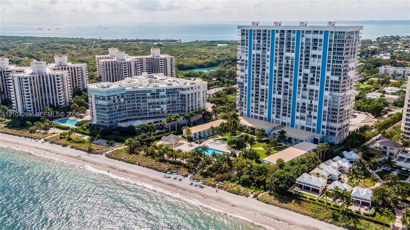881 Ocean Dr, Key Biscayne FL 33149