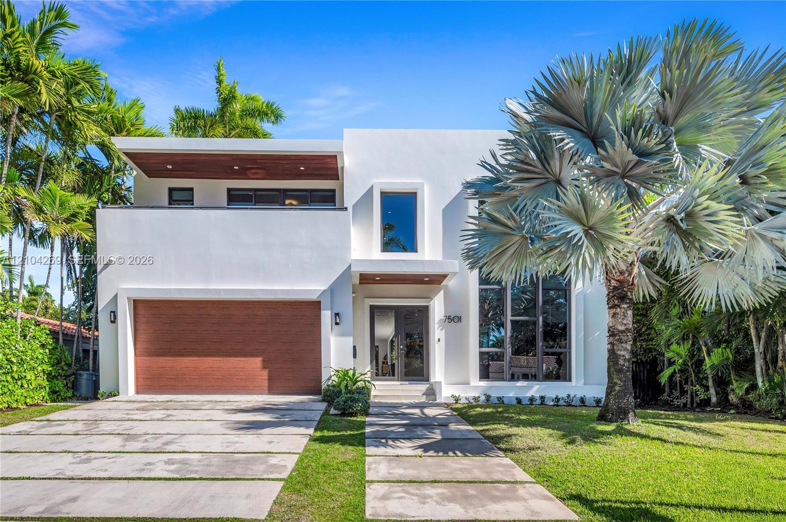 7501 Coquina Dr, North Bay Village FL 33141