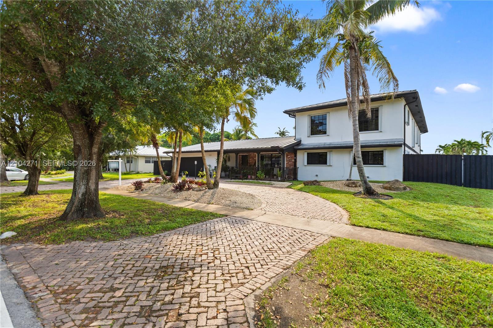 1121 SW 75th Ave, Plantation FL 33317 photo 3