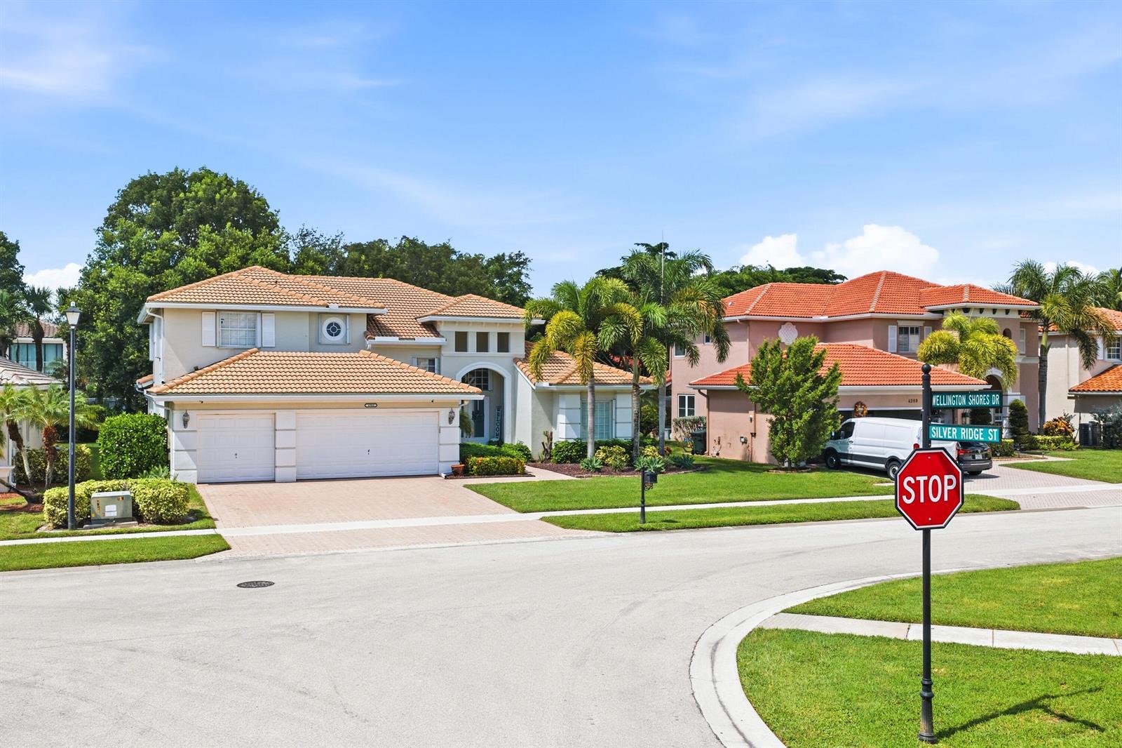 4305 WELLINGTON SHORES Drive, Wellington FL 33449 photo 2
