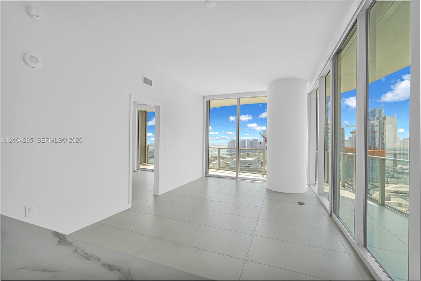 1400 Biscayne Blvd # 3402, Miami FL 33132 photo 2