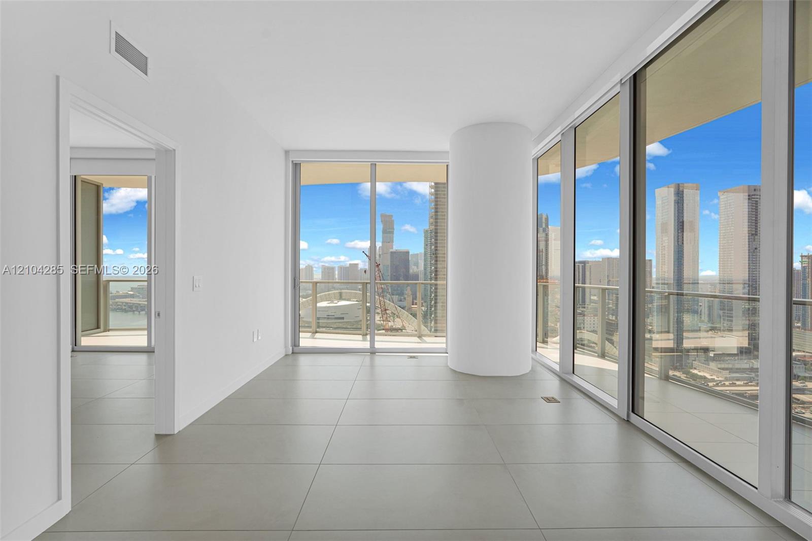 1400 Biscayne Blvd # 3402, Miami FL 33132 photo 3