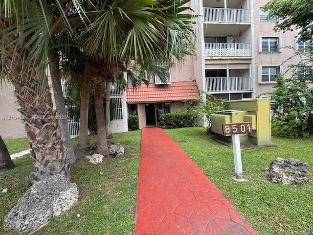 8501 NW 8th St # 206, Miami FL 33126