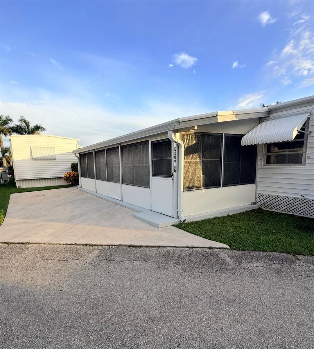 209 E Eagle Drive, Boynton Beach FL 33435 photo 5