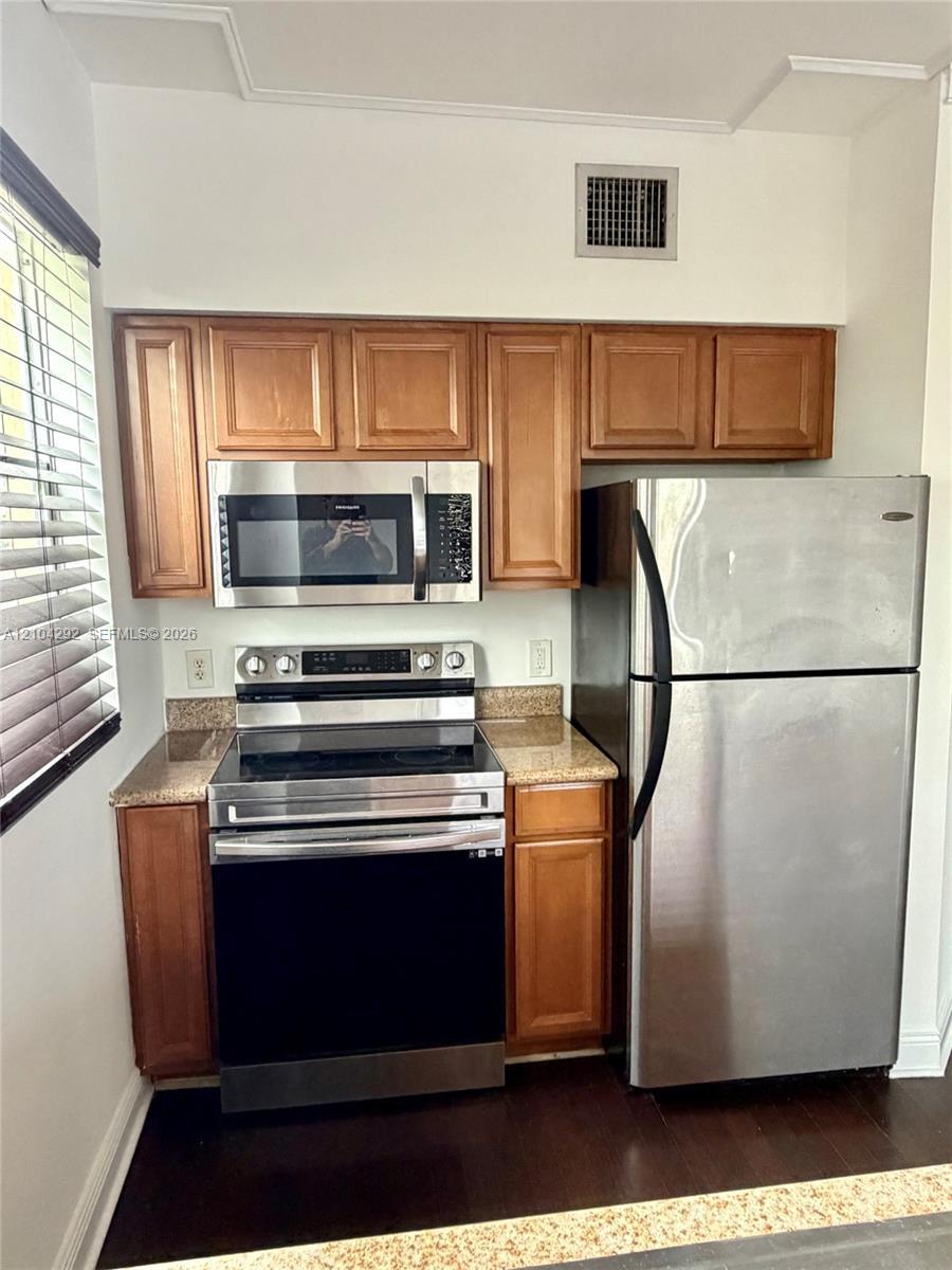 953 SW 10th St # 16, Miami FL 33130 photo 2