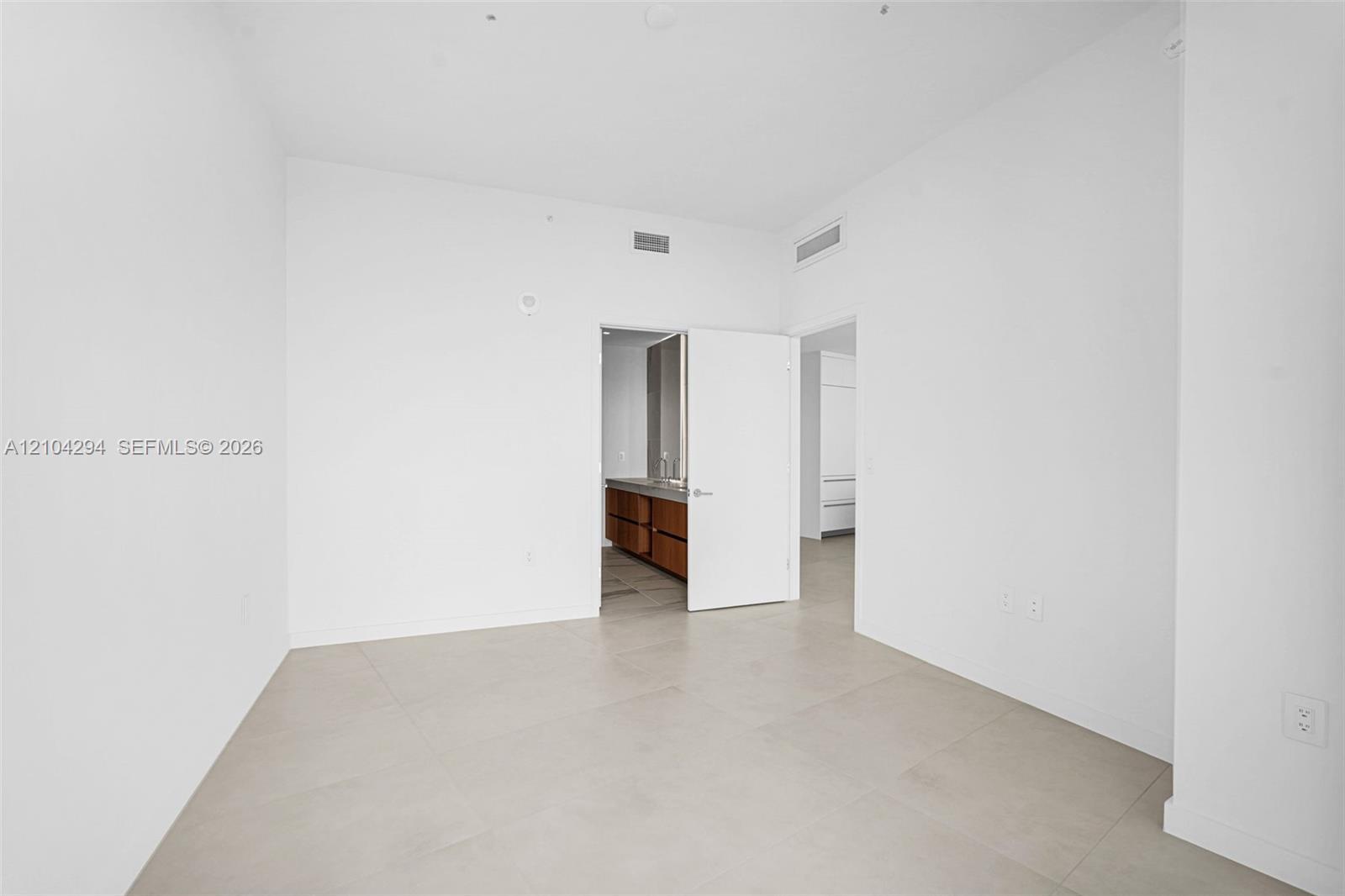 1400 Biscayne Blvd # 1606, Miami FL 33132 photo 5