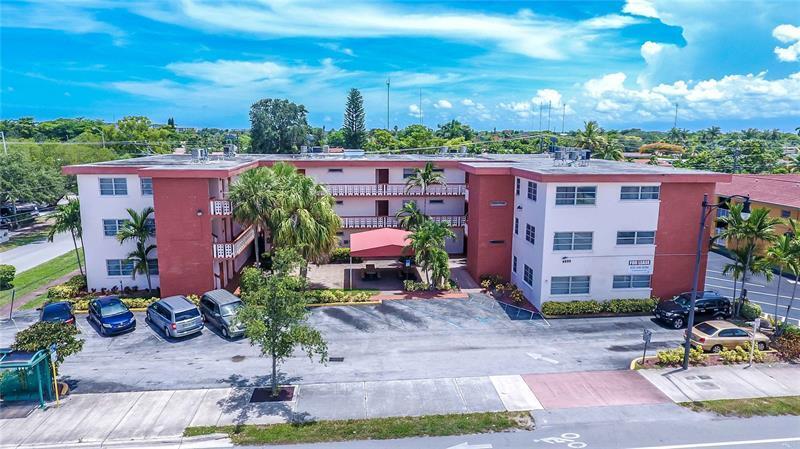 4800 Hollywood Boulevard # 1F, Hollywood FL 33021 photo 2