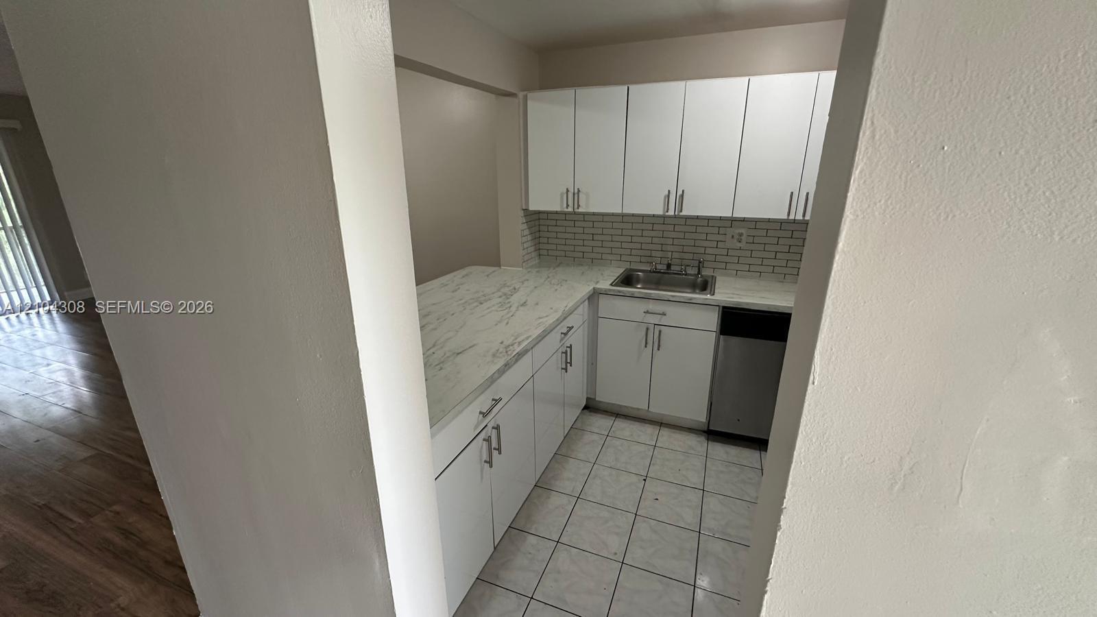 8000 Fairview Dr # 304, Tamarac FL 33321 photo 3
