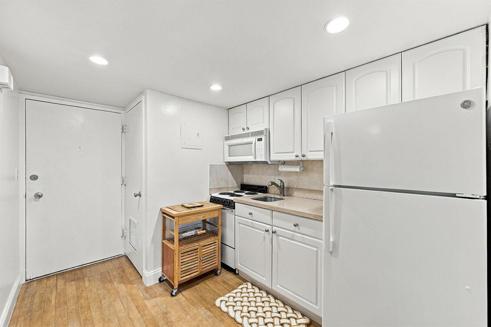 3000 E SUNRISE Boulevard # 2H, Fort Lauderdale FL 33304 photo 3