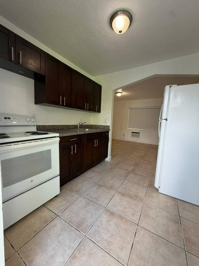 1239 NE 110th Street, Miami FL 33161 photo 3
