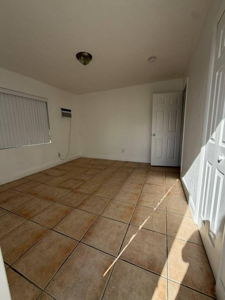 1239 NE 110th Street, Miami FL 33161 photo 5