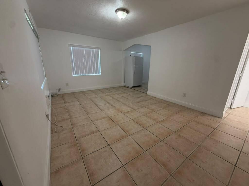 1239 NE 110th Street, Miami FL 33161 photo 4