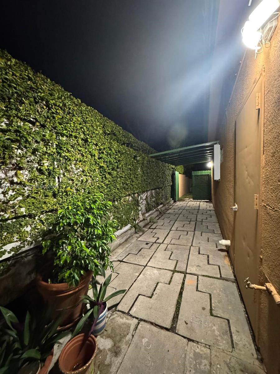 89xx SW 83rd St # 1, Miami FL 33173 photo 2