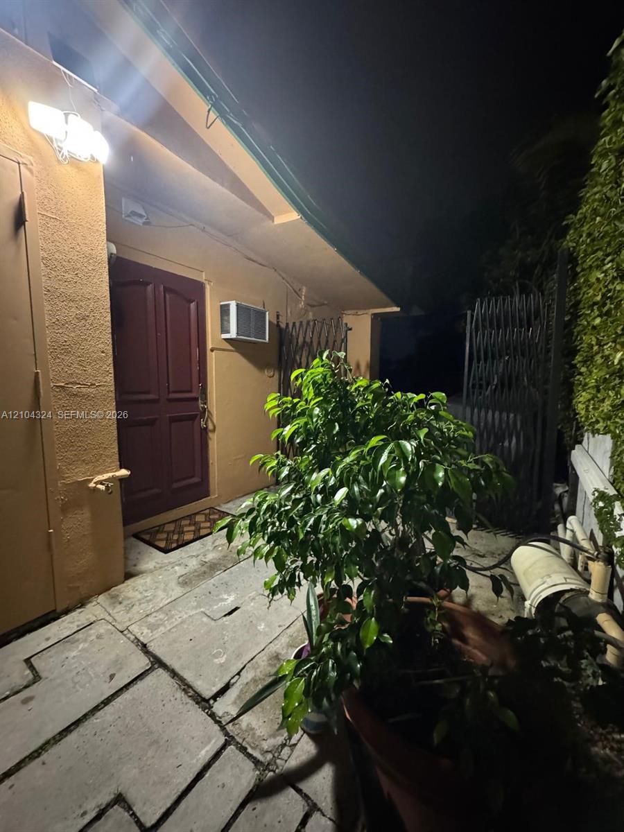 89xx SW 83rd St # 1, Miami FL 33173