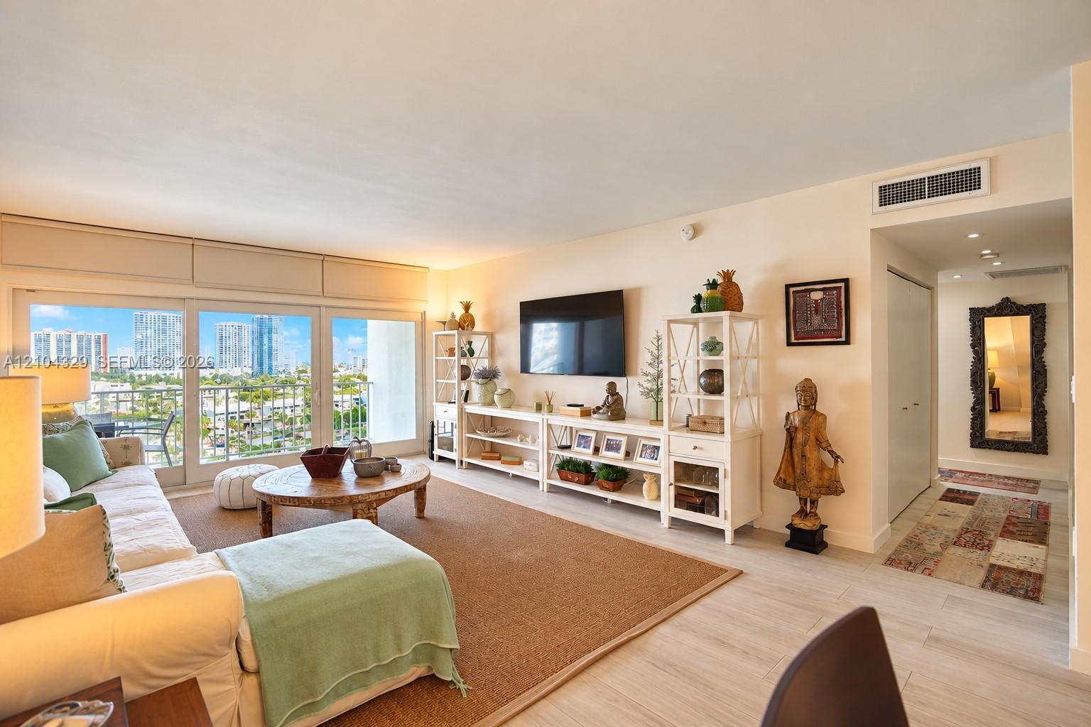 500 Bayview Dr # 1123, Sunny Isles Beach FL 33160