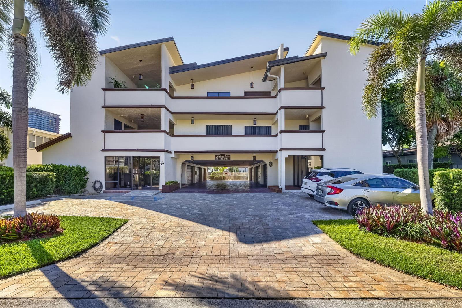 3208 SE 12TH Street # 301, Pompano Beach FL 33062 photo 2