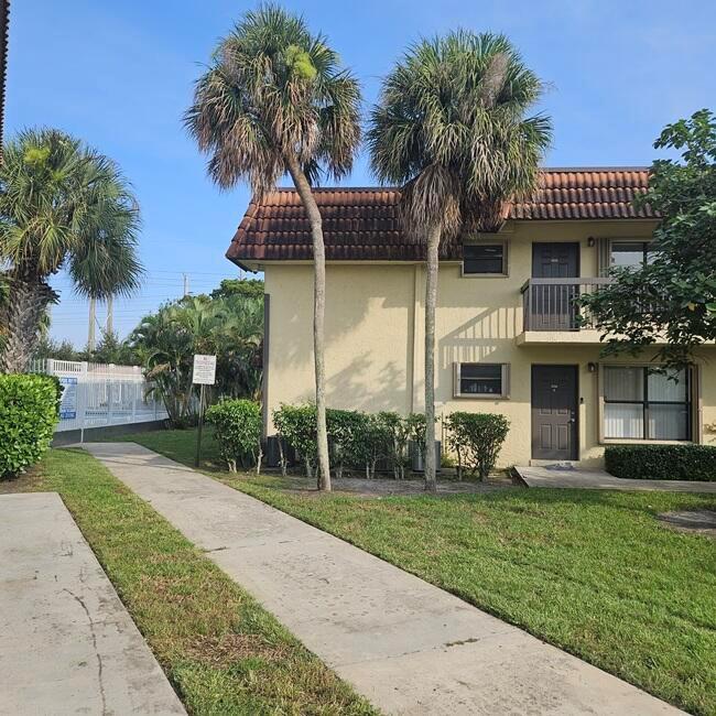10069 NW 4th Street # 204, Pembroke Pines FL 33024 photo 2