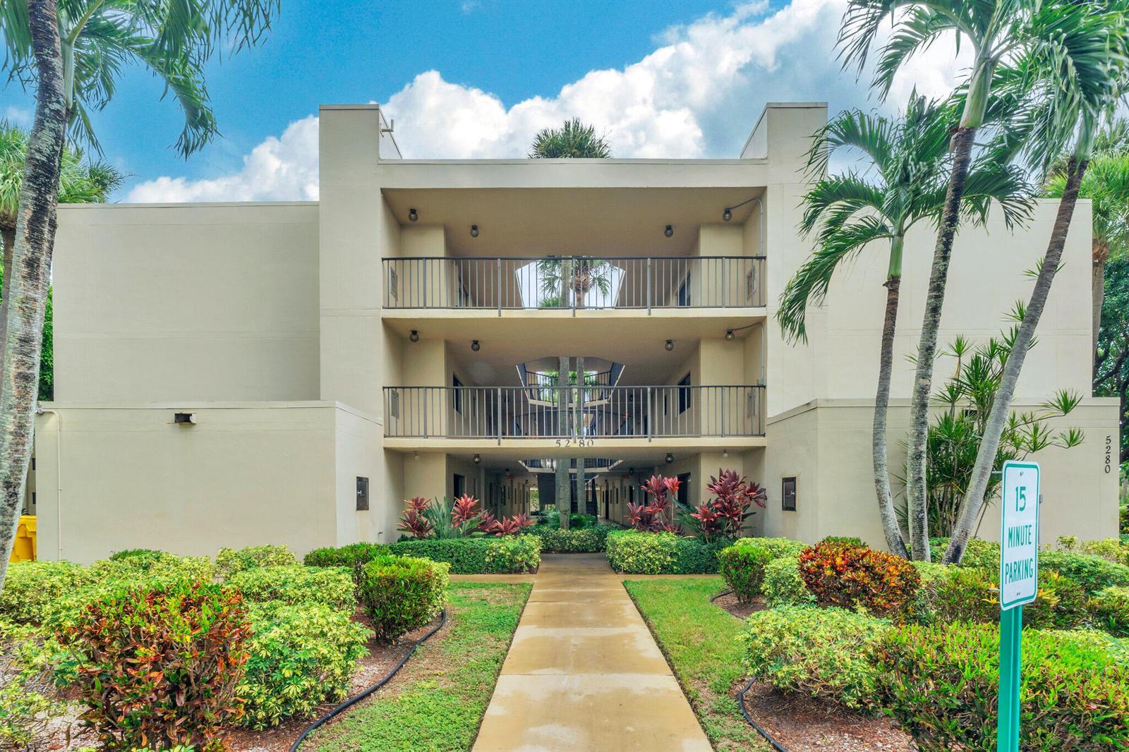 5280 LAS VERDES Circle # 320, Delray Beach FL 33484