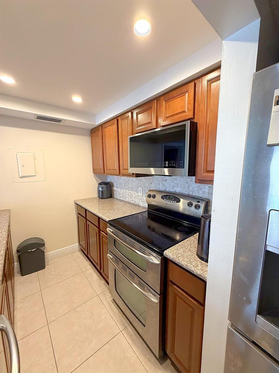 7069 Golf Colony Court # 102, Lake Worth FL 33467 photo 2