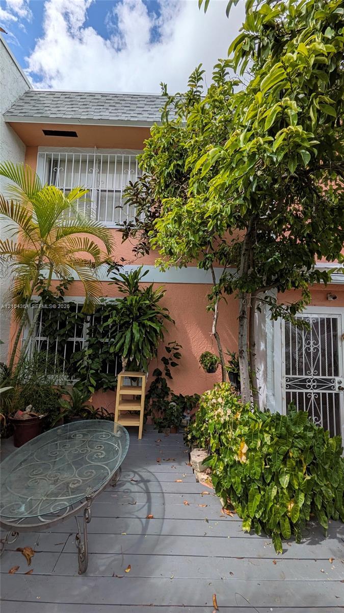 502 NW 11th St, Miami FL 33136 photo 3