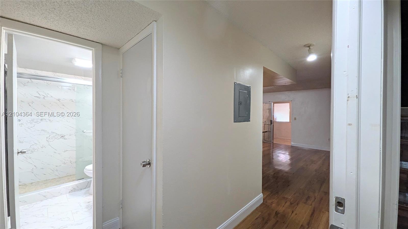 502 NW 11th St, Miami FL 33136 photo 5