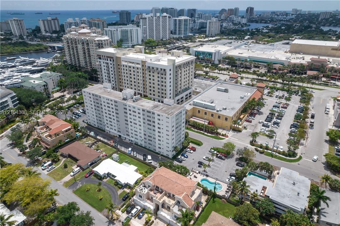 2555 NE 11th St # 301, Fort Lauderdale FL 33304 photo 2