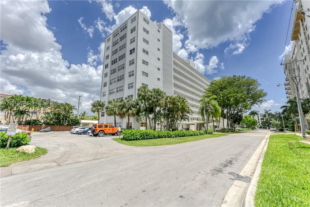 2555 NE 11th St # 301, Fort Lauderdale FL 33304 photo 3