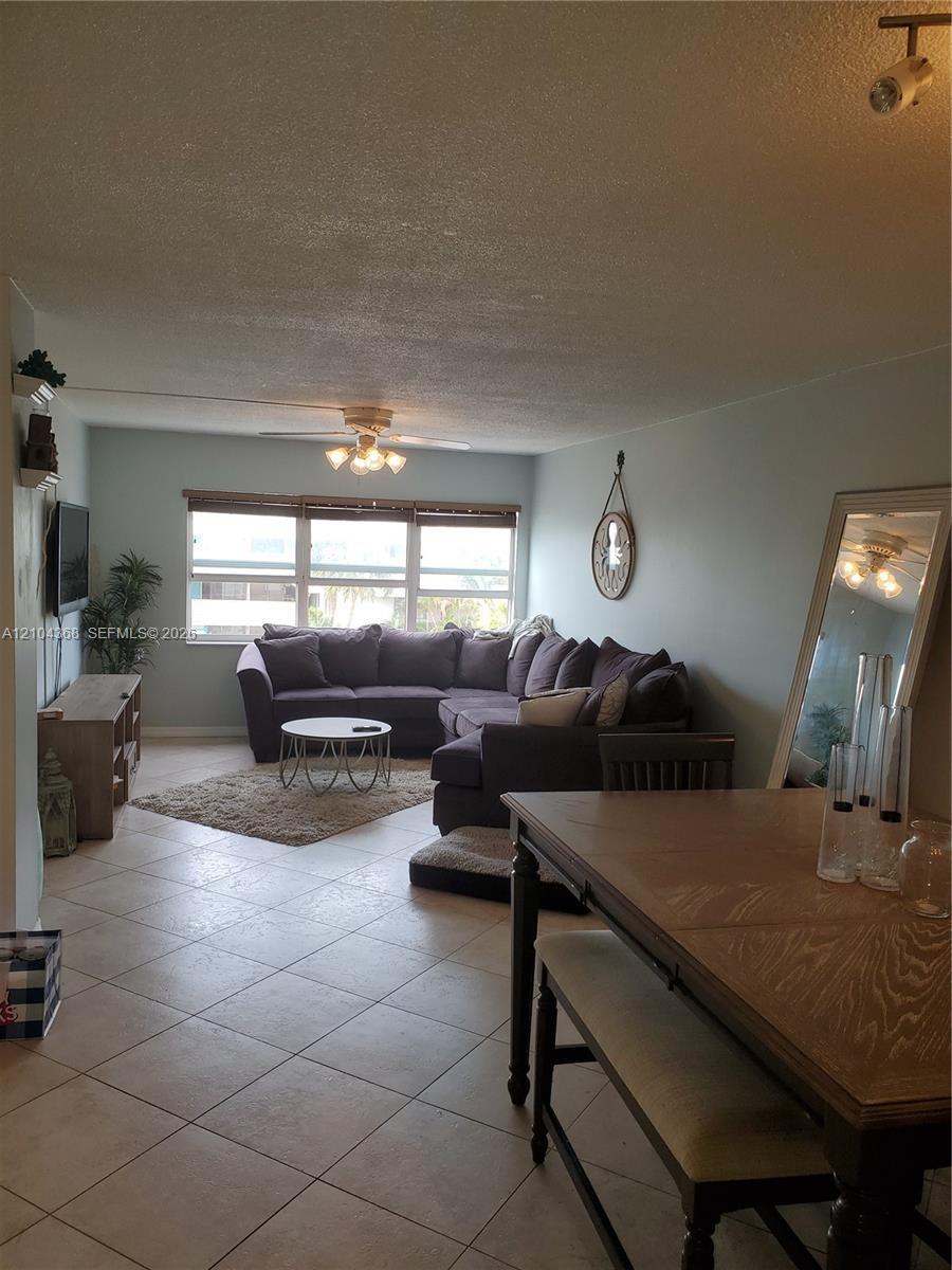 2555 NE 11th St # 301, Fort Lauderdale FL 33304 photo 4