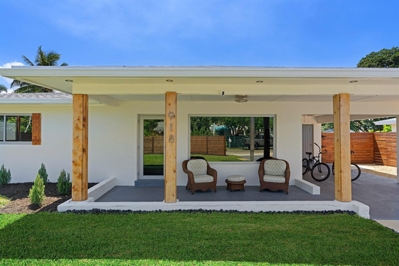 918 SE 3RD Avenue, Delray Beach FL 33483 photo 2