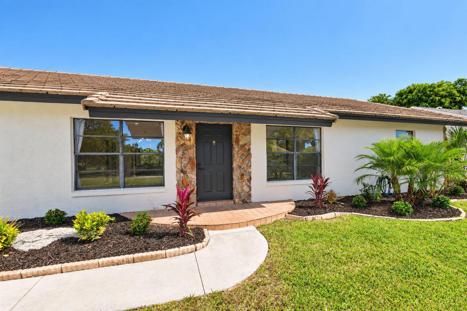 8213 Rose Marie Avenue W, Boynton Beach FL 33472 photo 4