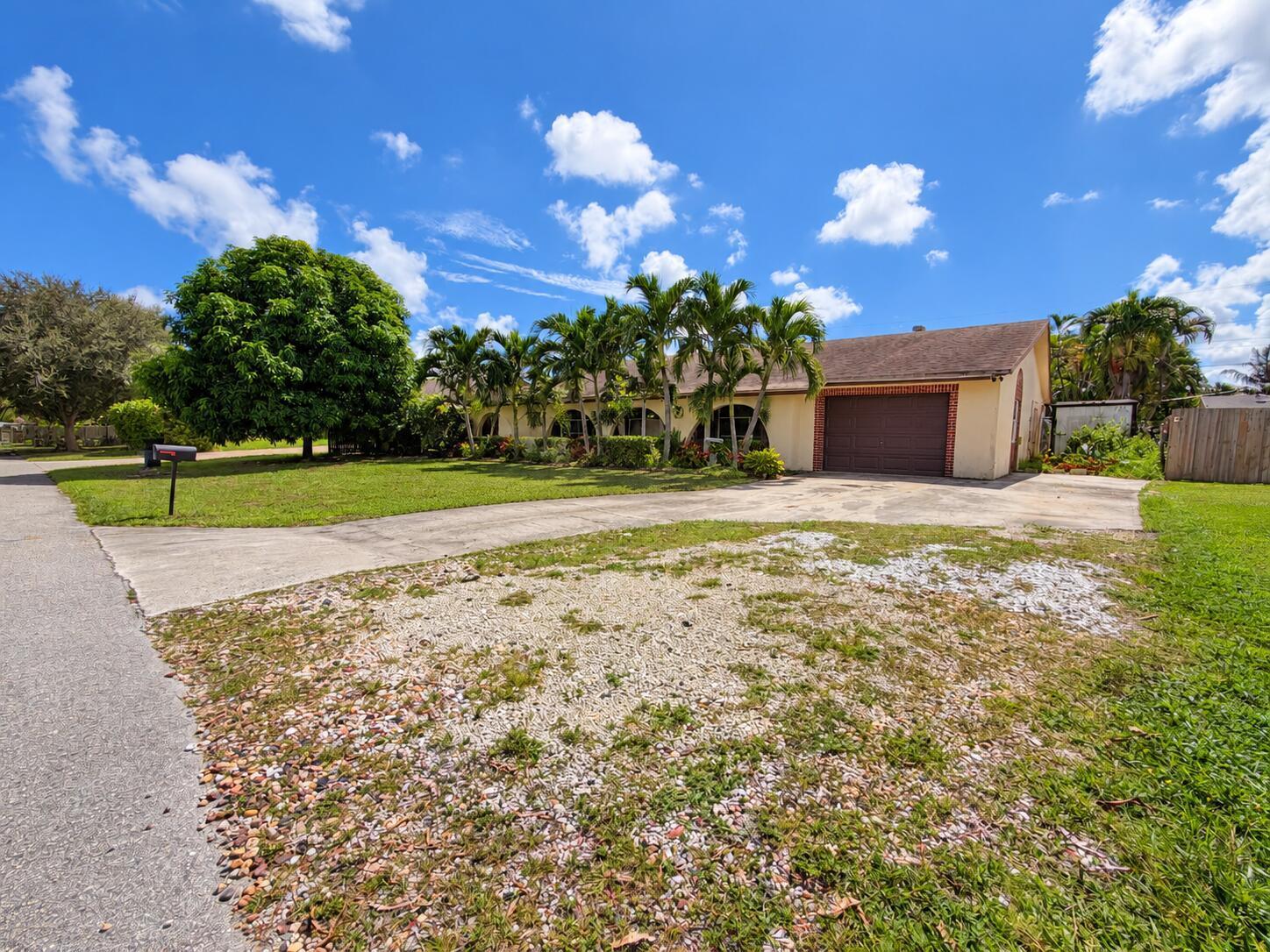 3464 ARTESIAN Drive, Lake Worth FL 33462 photo 2