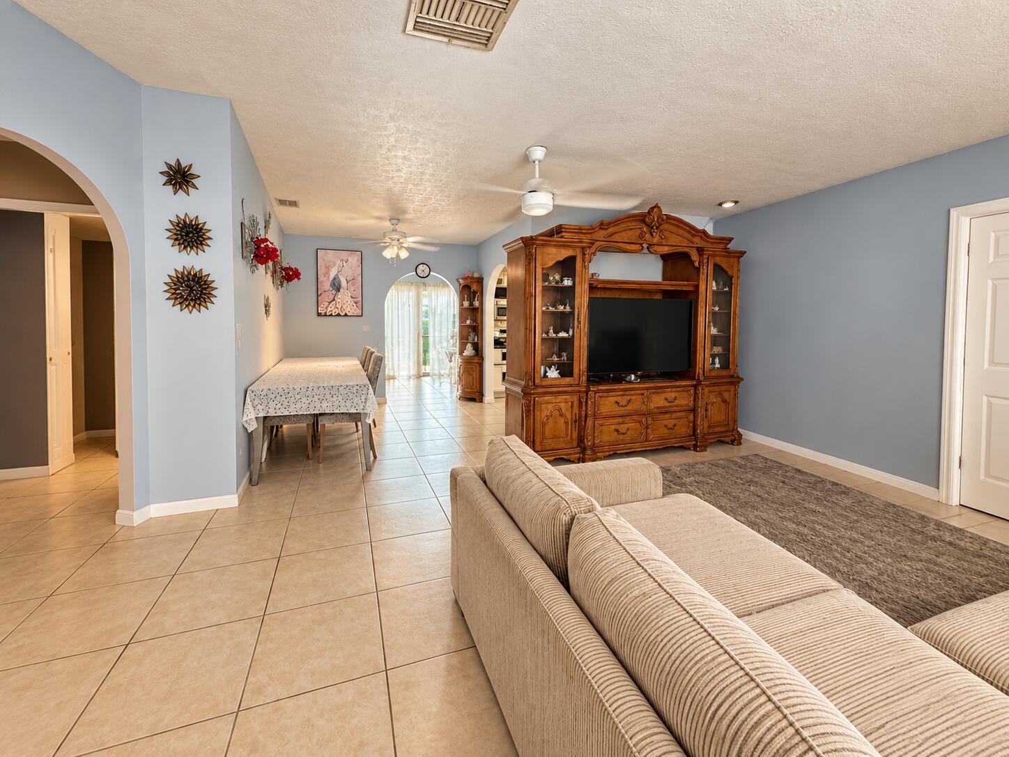 3464 ARTESIAN Drive, Lake Worth FL 33462 photo 3