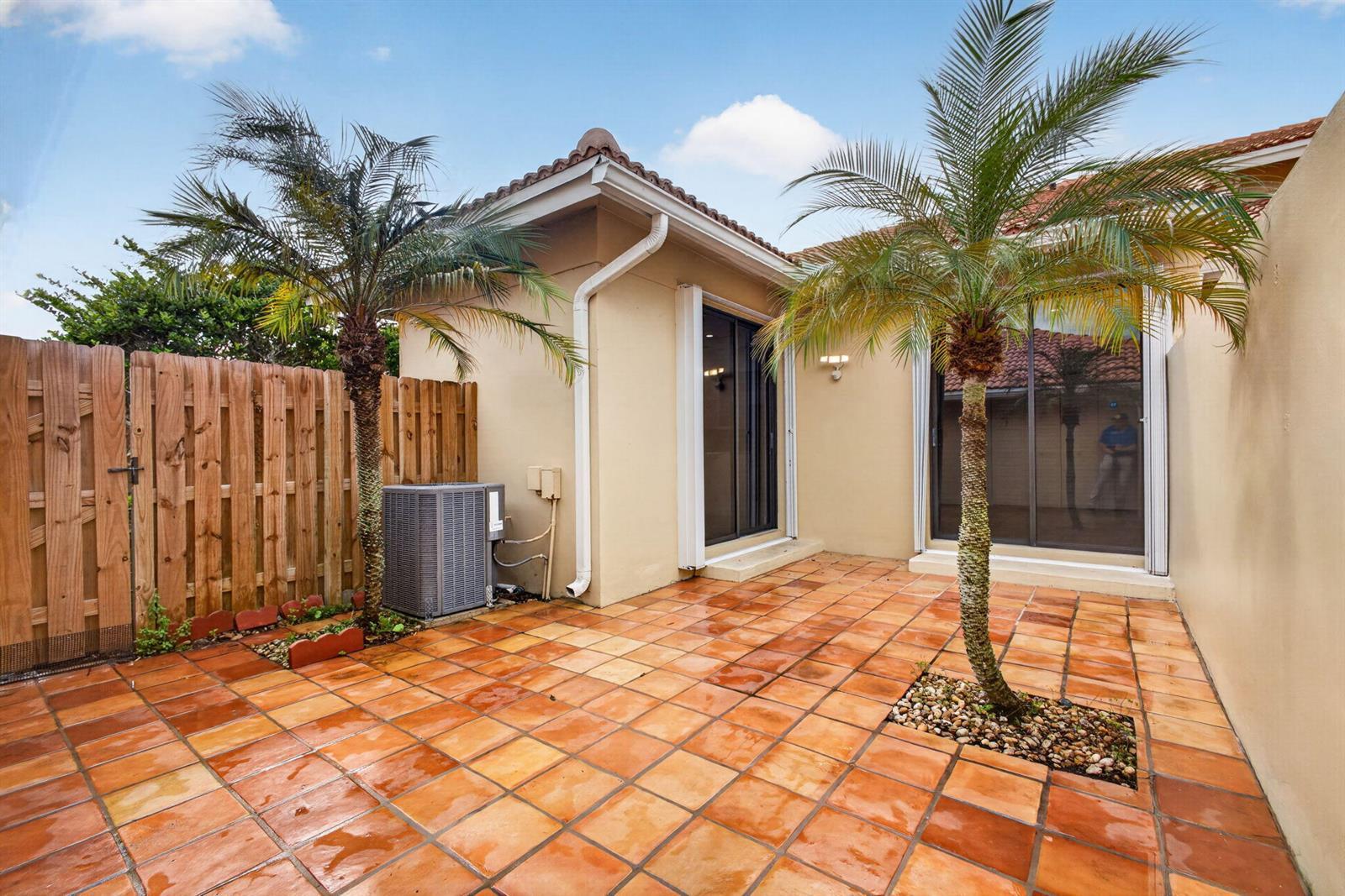 287 OLD MEADOW Way, Palm Beach Gardens FL 33418 photo 3