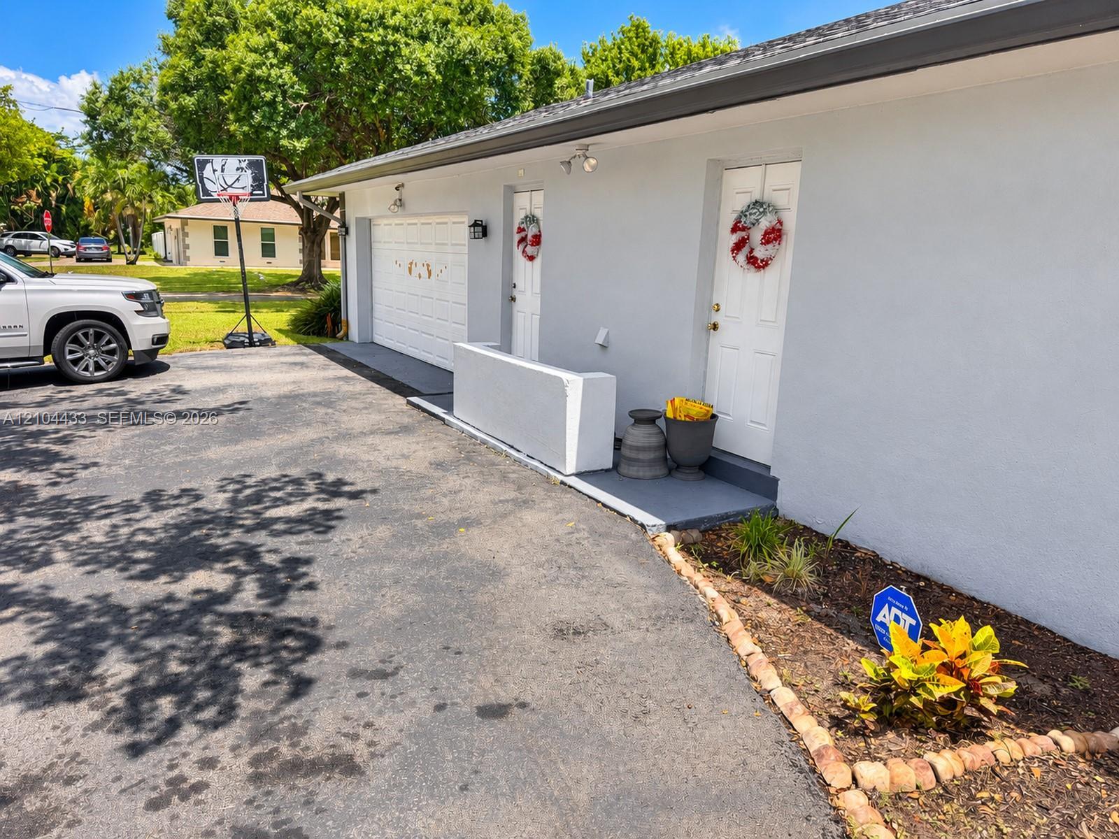 7380 NW 9th St, Plantation FL 33317 photo 3