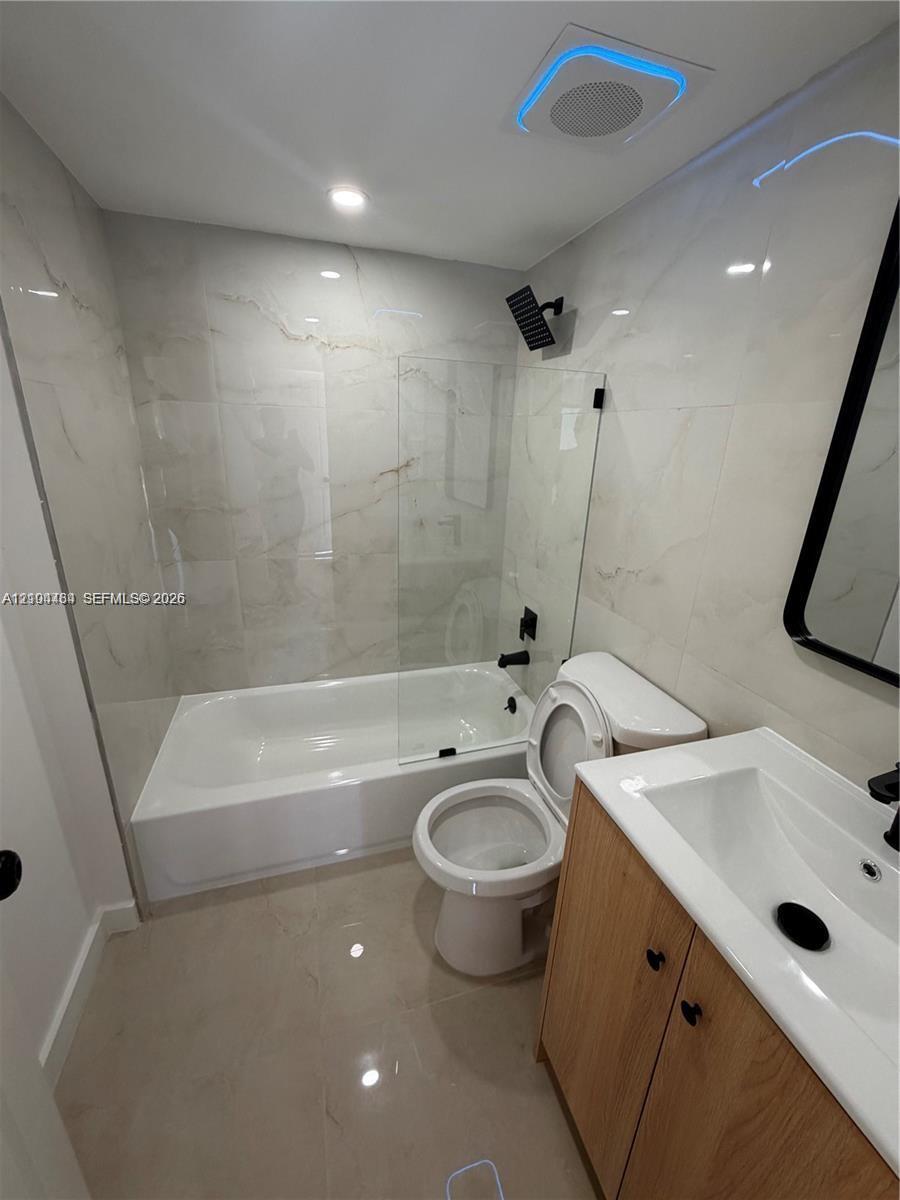 1820 W 53rd St # 201, Hialeah FL 33012 photo 5
