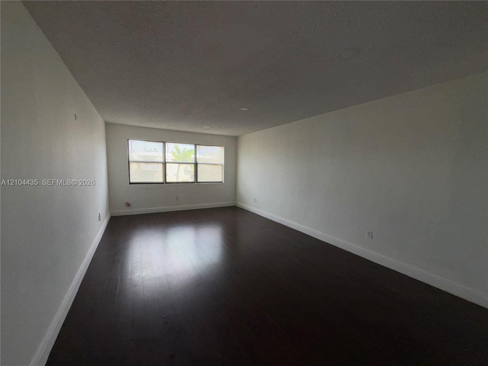 300 NE 125th St # 404, North Miami FL 33161 photo 2