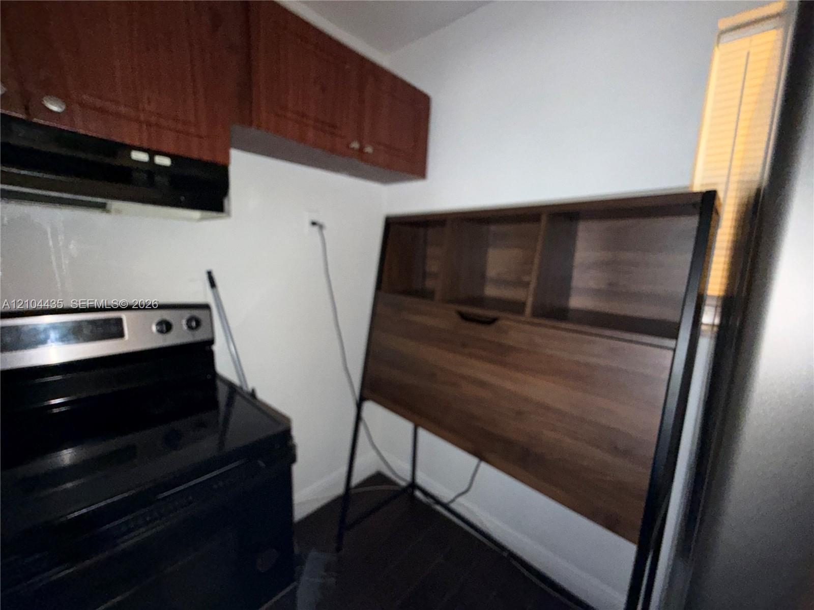 300 NE 125th St # 404, North Miami FL 33161 photo 5
