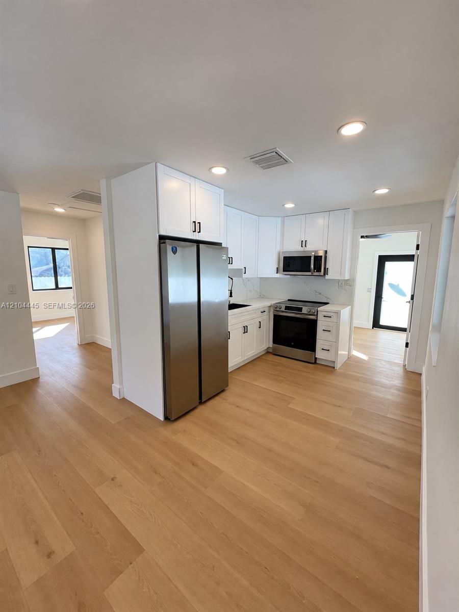 6420 Franklin St, Hollywood FL 33024 photo 2