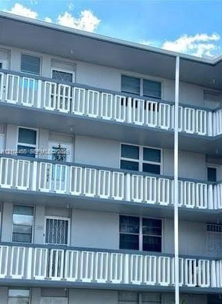 18601 NE 14th Ave # 301, Miami FL 33179 photo 2