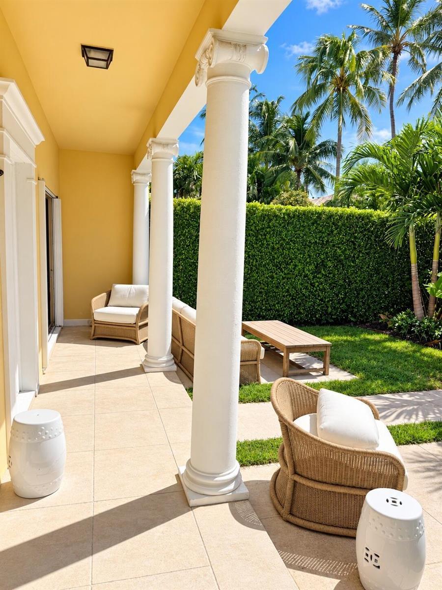 225 EVERGLADE Avenue # 5, Palm Beach FL 33480 photo 3