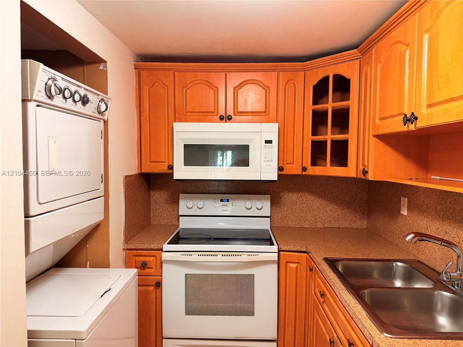 10000 NW 80th Ct # 2227, Hialeah Gardens FL 33016