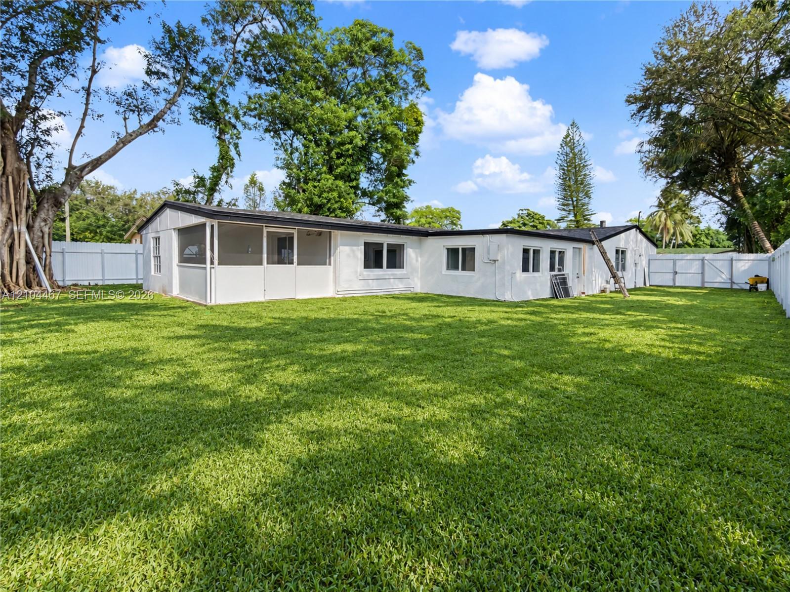 6208 SW 26th St, Miramar FL 33023