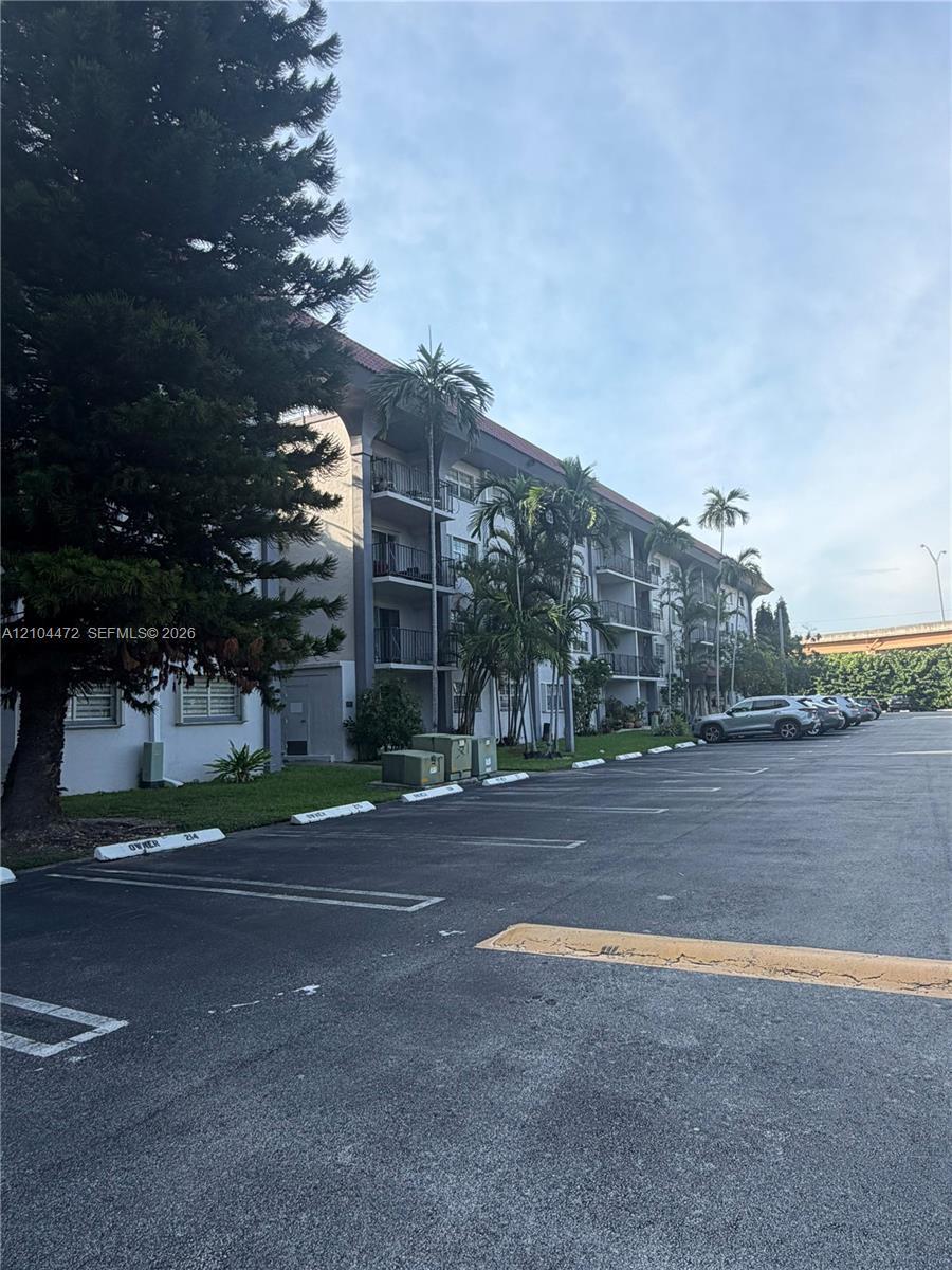 8107 SW 72nd Ave # 201E, Miami FL 33143 photo 3