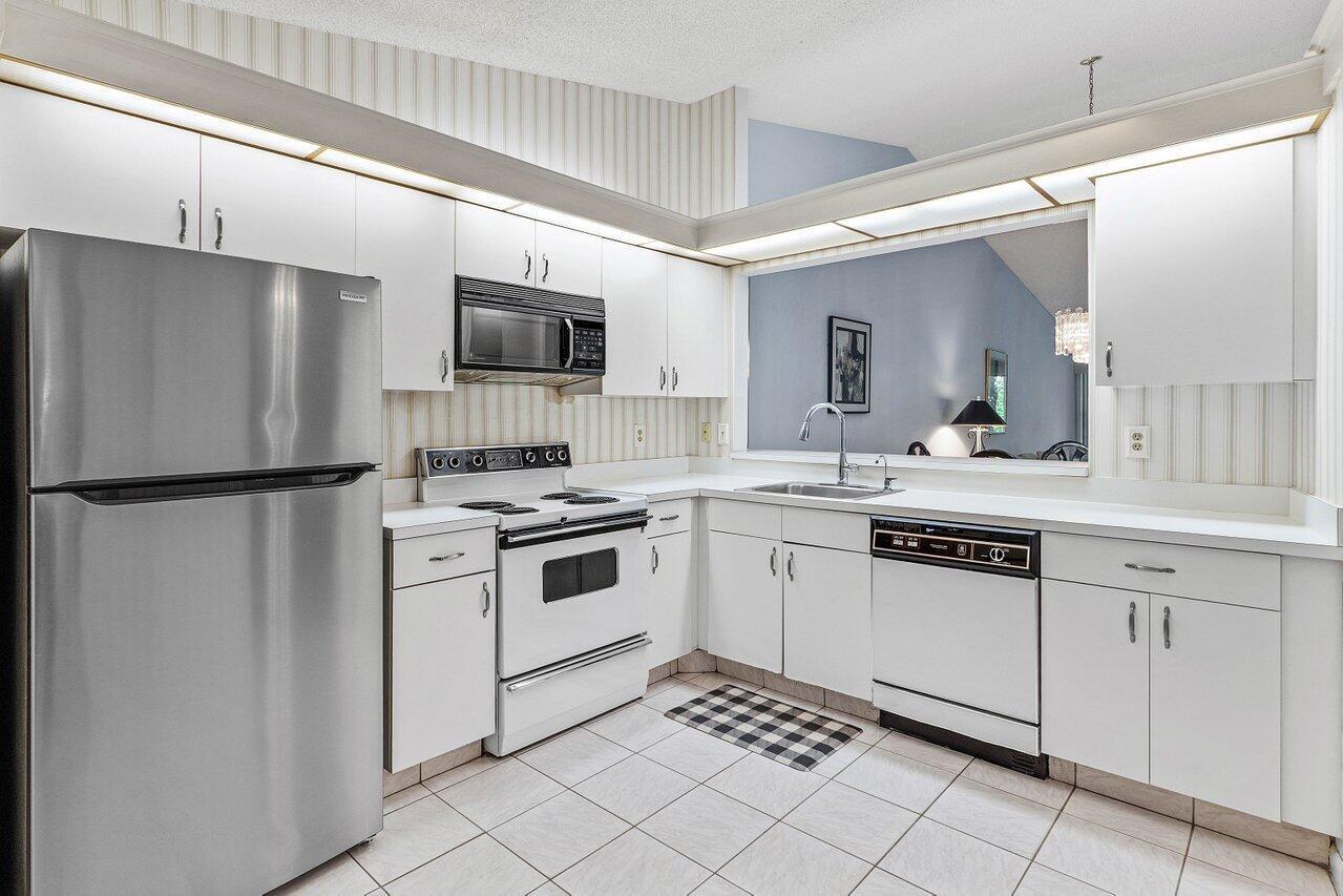 10063 Andrea Lane # B, Boynton Beach FL 33437 photo 4