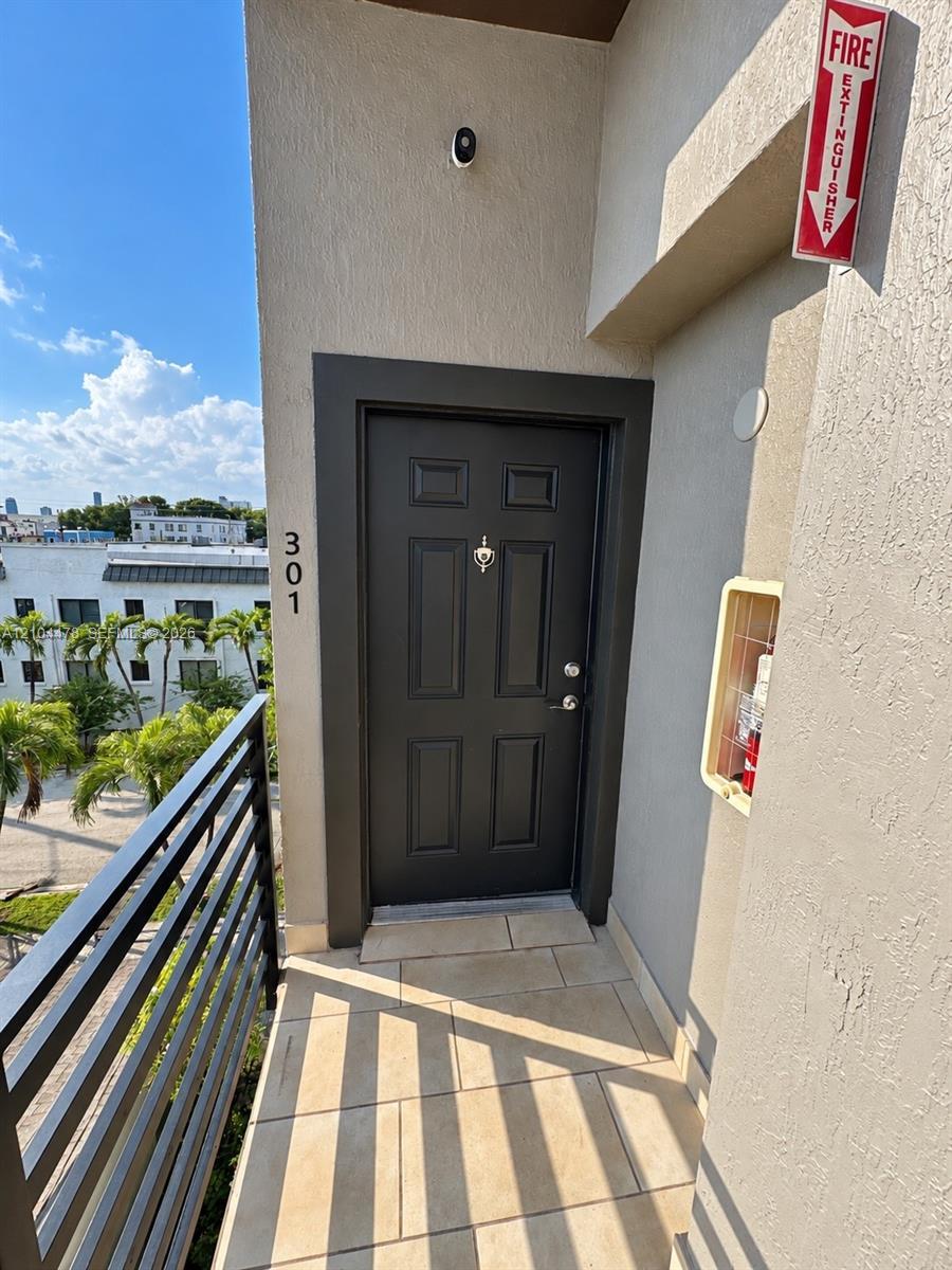 1315 NW 1st St # 301, Miami FL 33125 photo 4