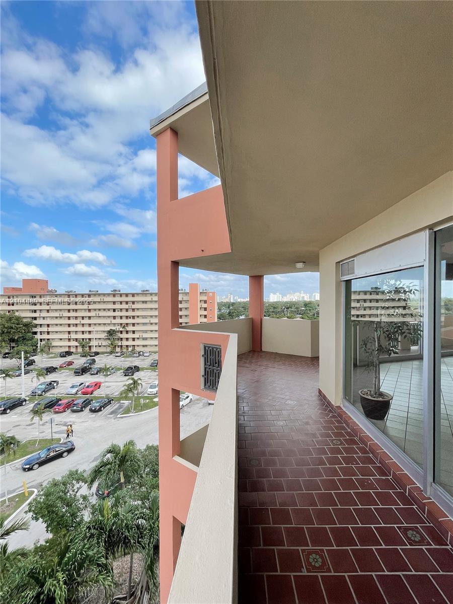 1750 NE 191st St # 2, Miami FL 33179 photo 2
